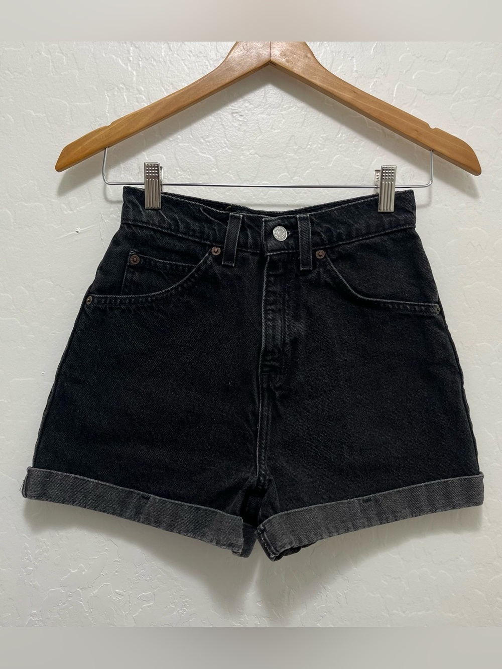 Vtg Levi’s 954 / 37954 Orange Tab Black Cuffed Shorts High Rise Mom 90s Size 3
